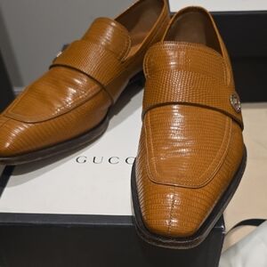 Gucci Men's Tan Textured Slip-On Loafers